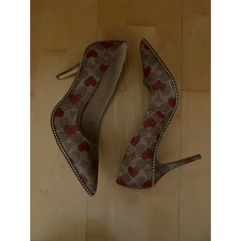 NEW Coach Heart Print Pumps Heels Shoes C9008 Romantic Valentines 11